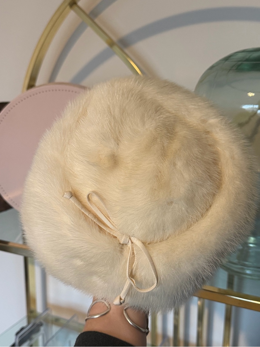 Vintage White Fur Beret Hat with Box - Picture 4 of 9